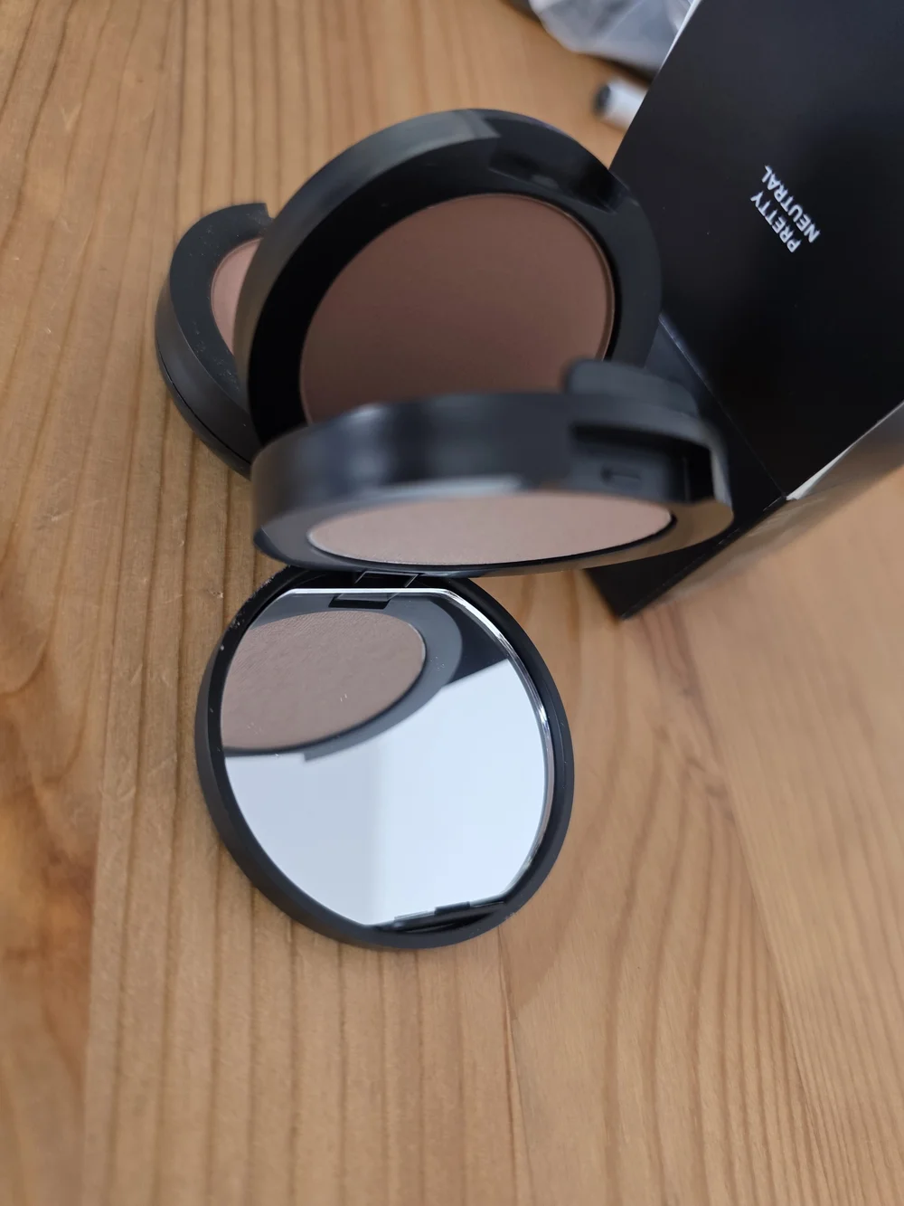 Younique Pocket Palette In Neutral